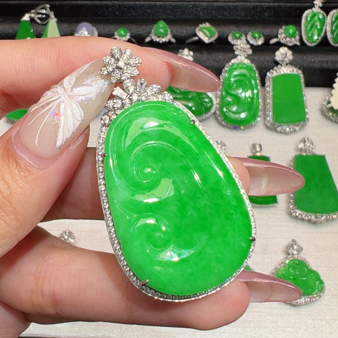 翡翠18K金镶嵌吊坠(不含链)