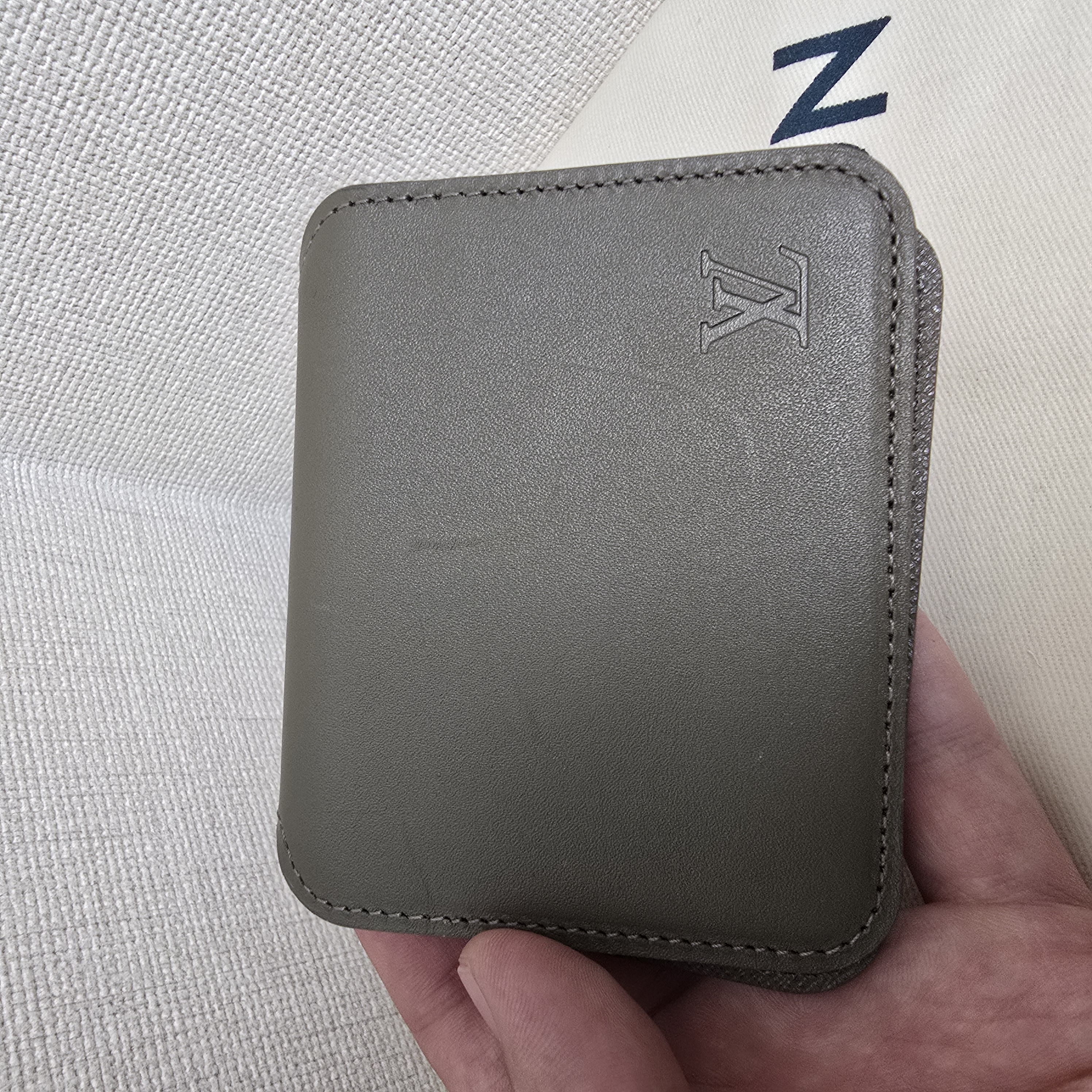 99新 LouisVuitton/路易威登 98新纯皮卡包