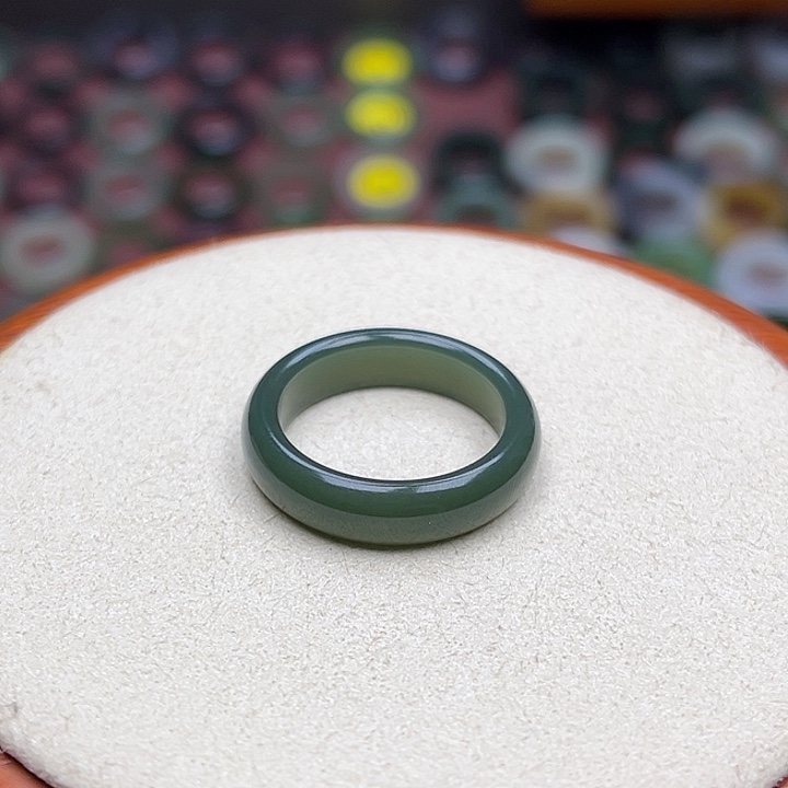 和田玉戒指未镶嵌17.9内径17圈青玉