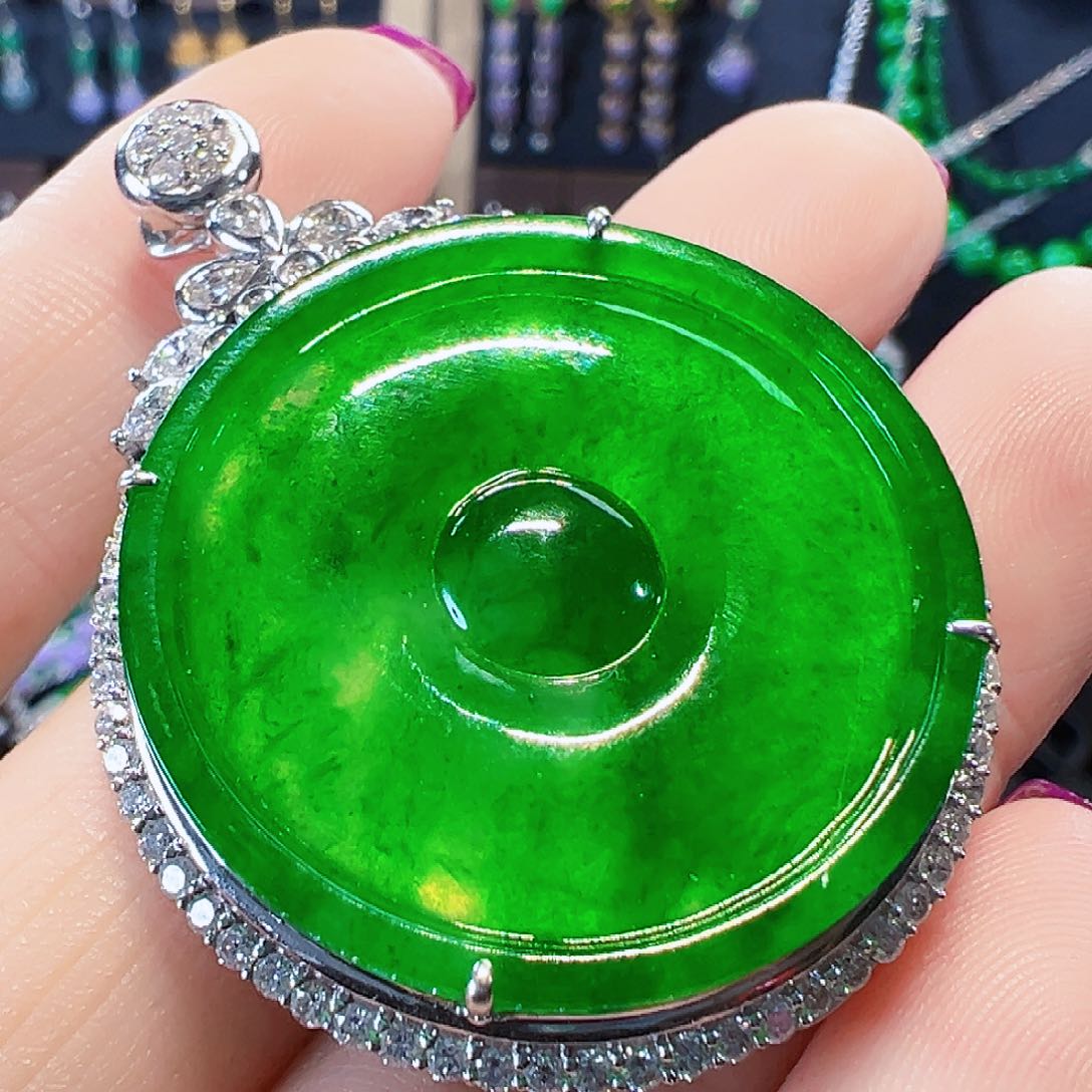 翡翠颈饰18K金镶嵌签收后24小时鉴赏期