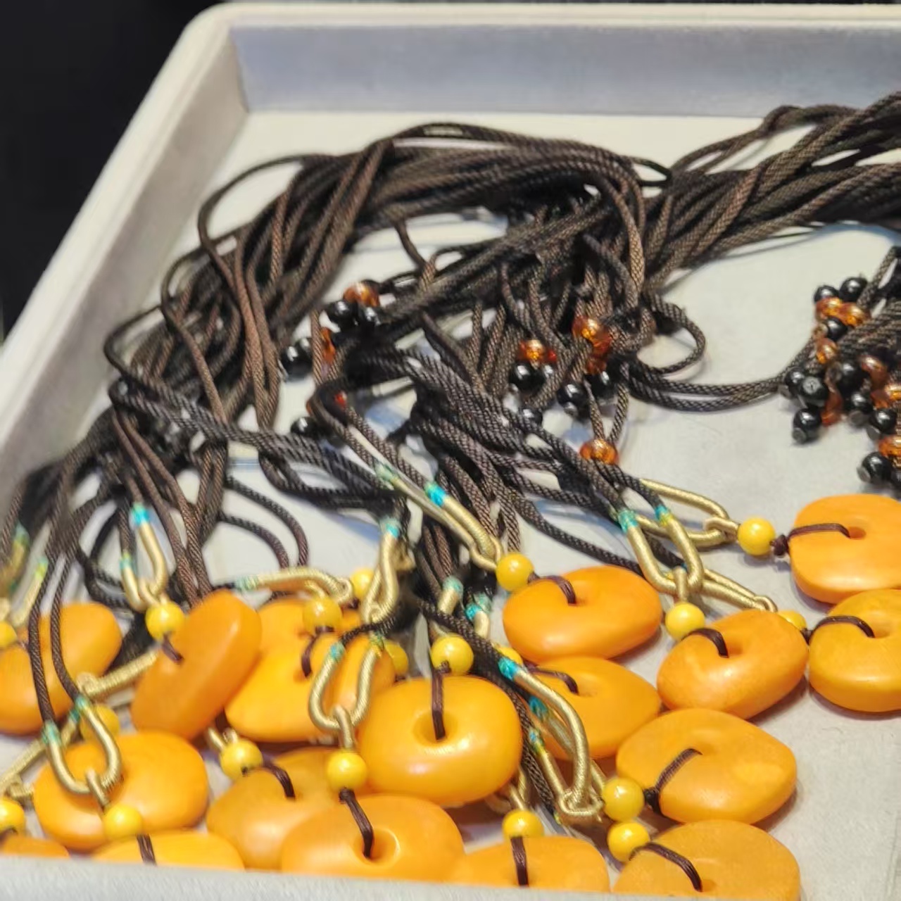 蜜蜡老蜡扣子吊坠 约21*24*10mm/250703057603/多样性发一件