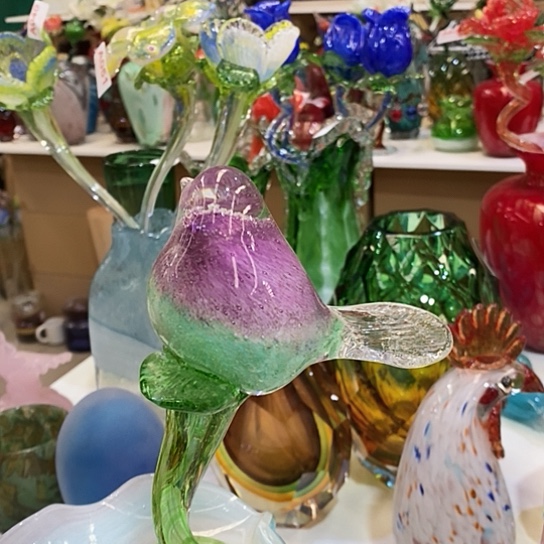 琉璃花瓶高45厘米宽9厘米