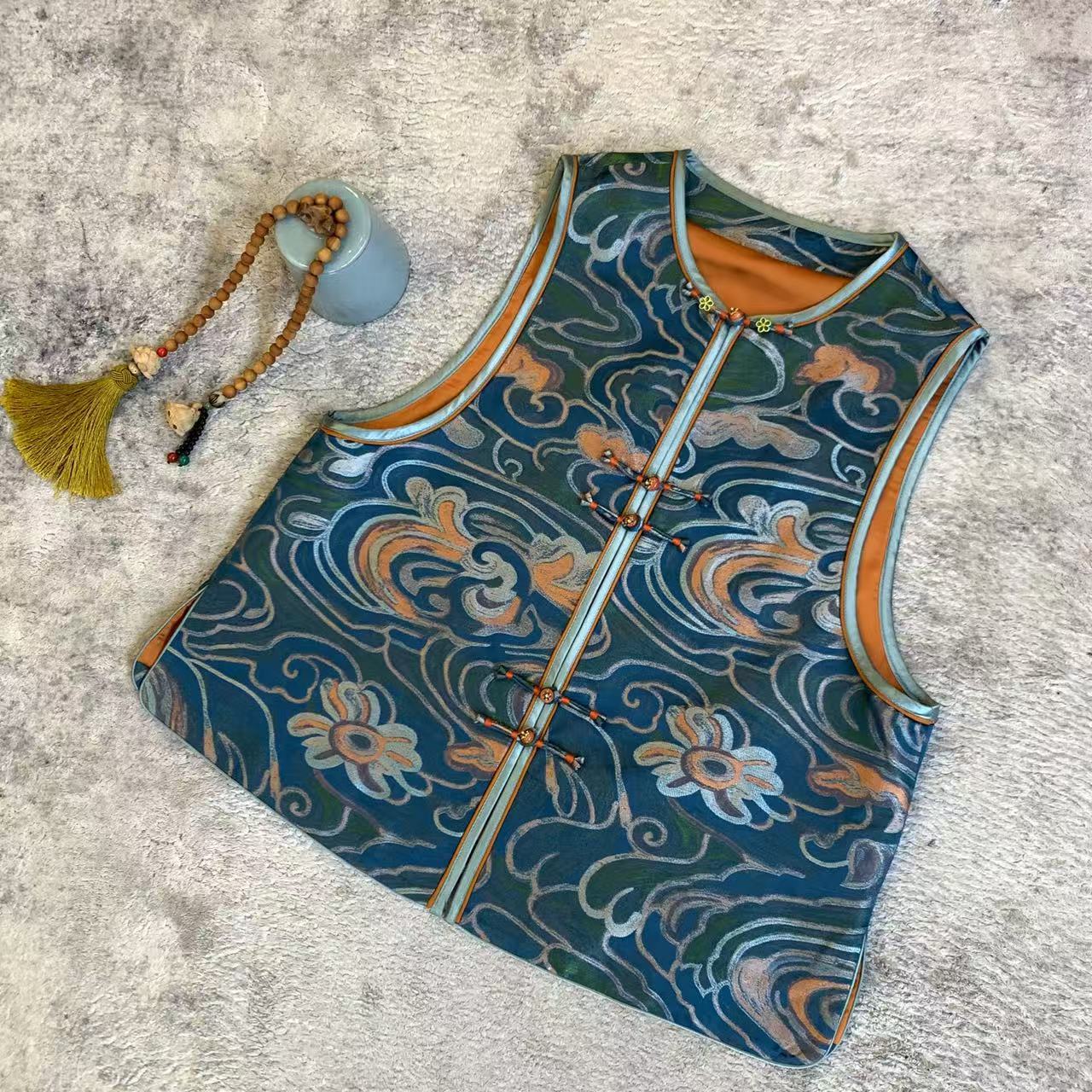 知羽.香云【锦韵风华】新中式桑蚕丝宋锦高定复古国风马甲ZY85283