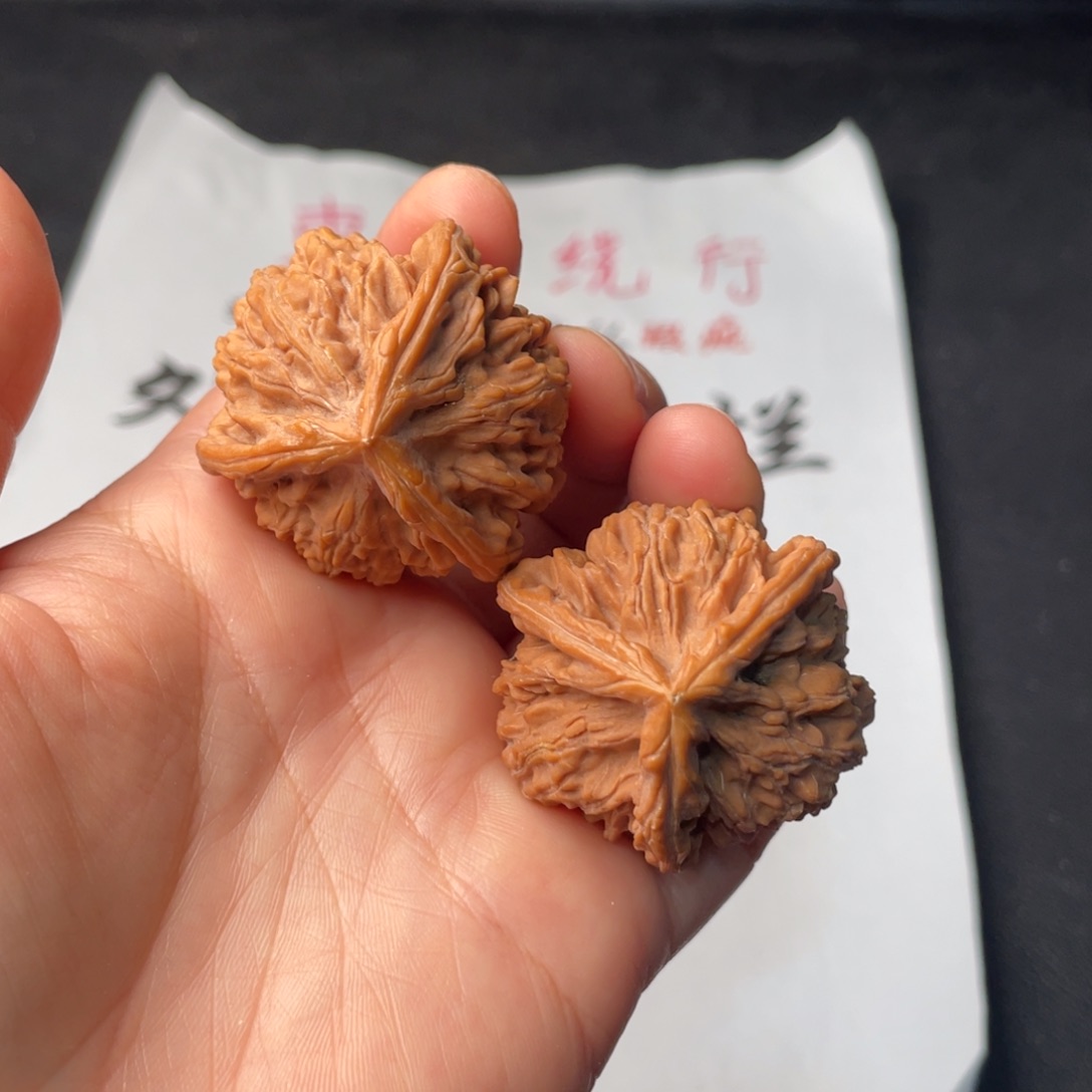 文玩核桃把件717。40文山三棱