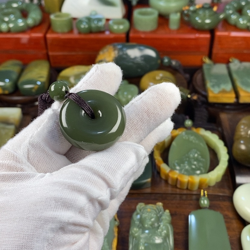 【闪购商品】岫岩老玉（透闪石质玉）颈饰未镶嵌