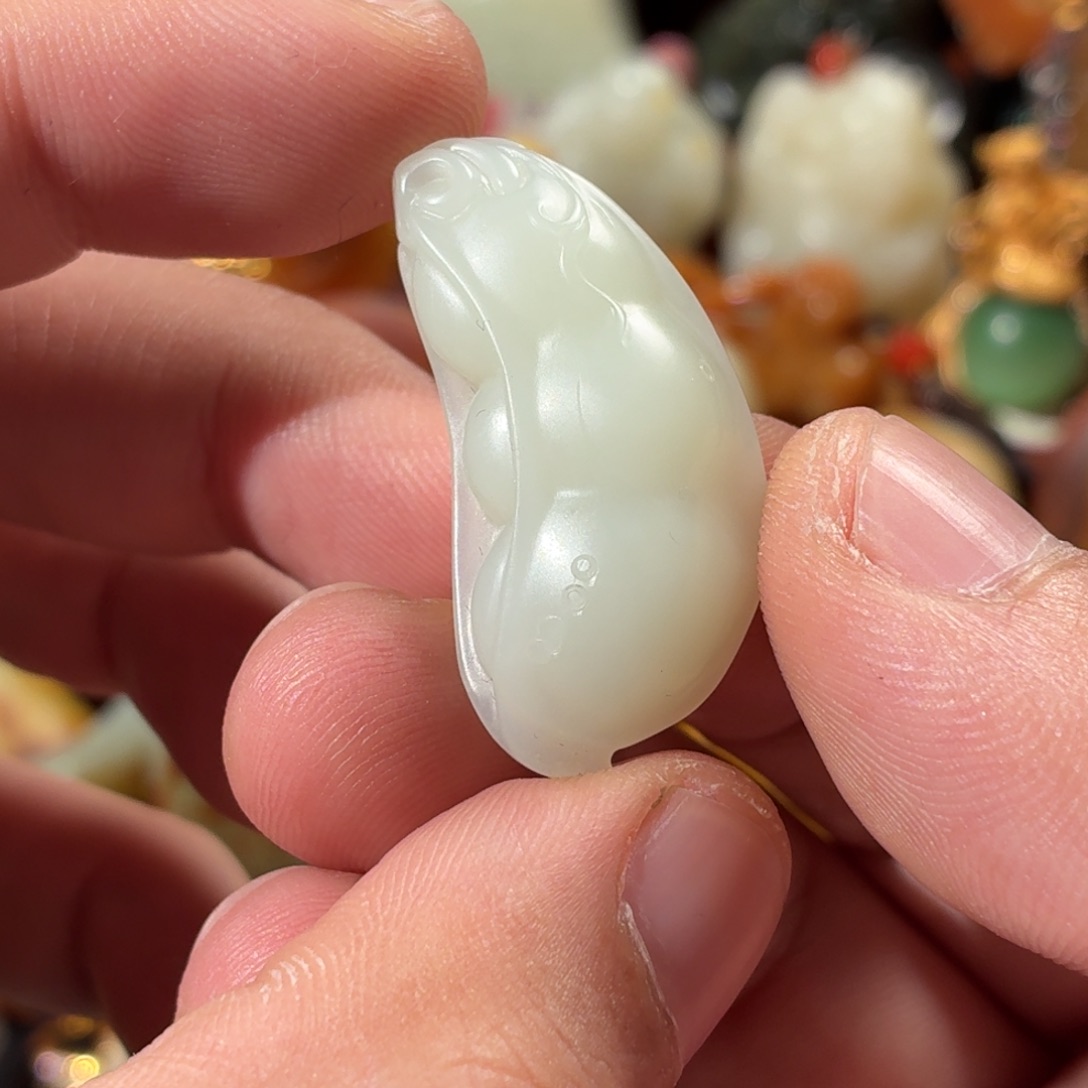 和田玉未镶嵌颈饰8g