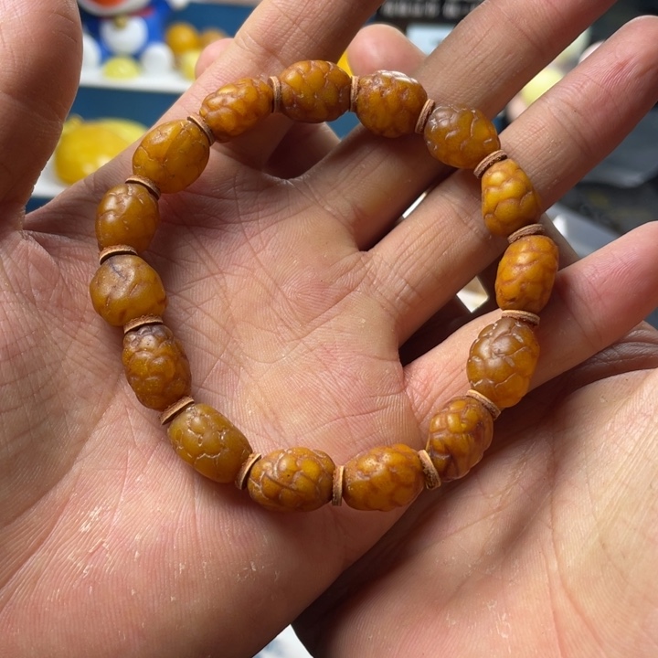 未镶嵌琥珀珠宝奇石