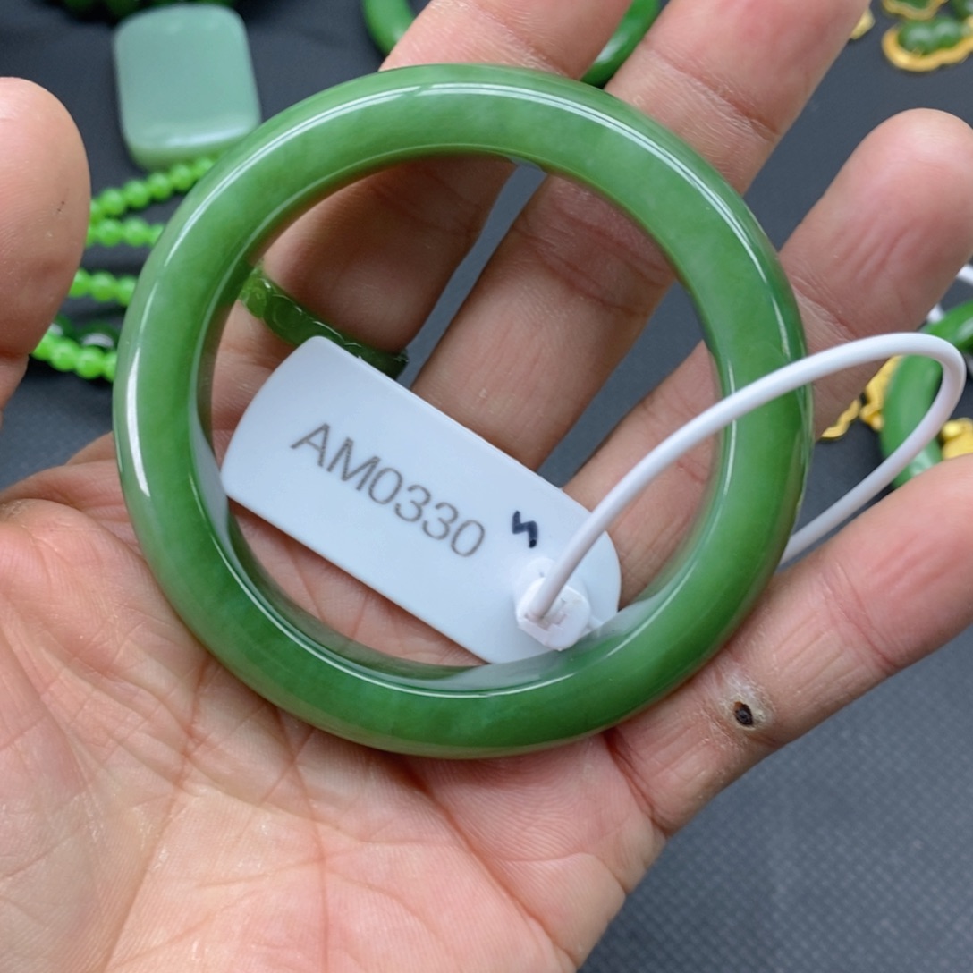 和田玉（碧玉）手镯未镶嵌大*哥