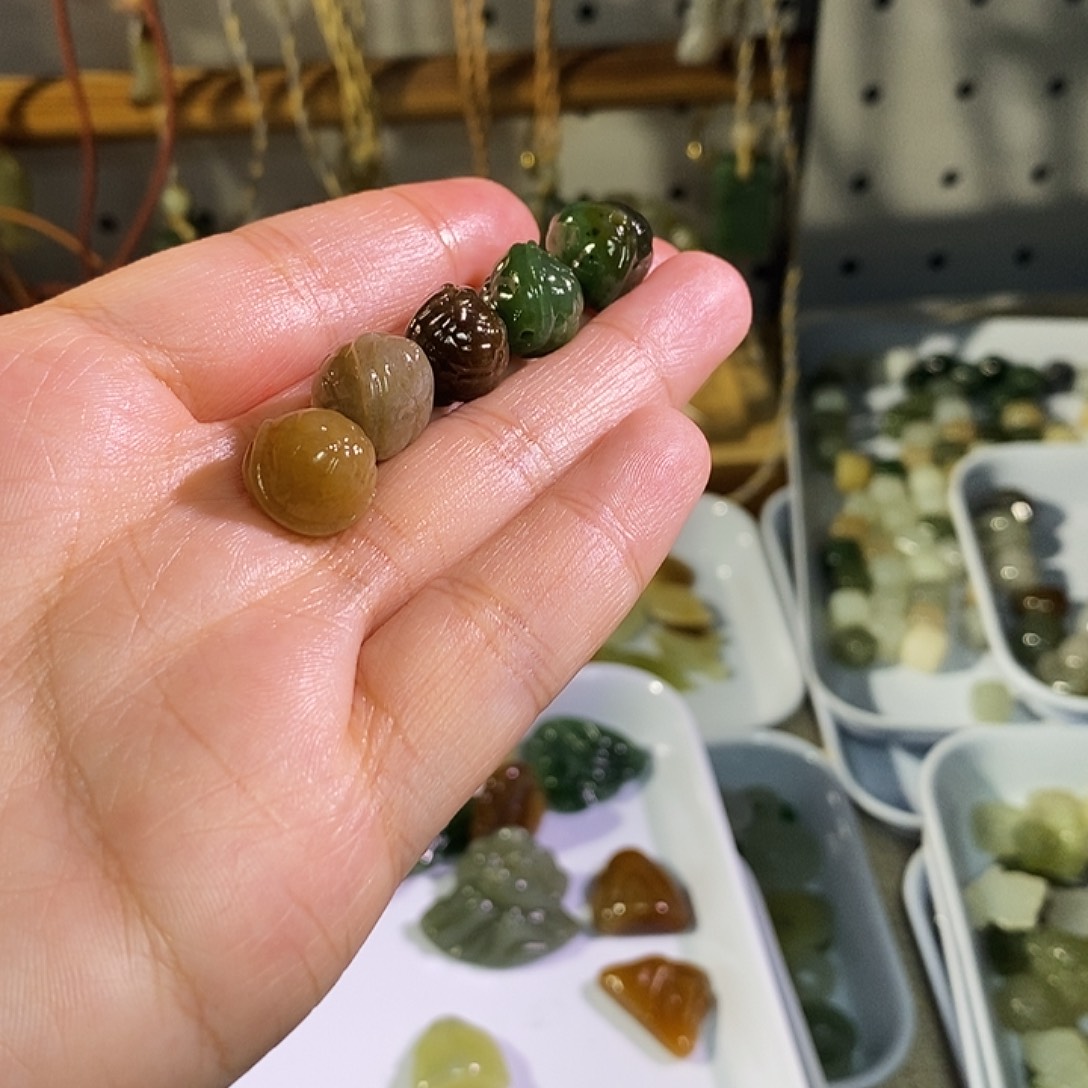 得****和田玉未镶嵌手链5个198元