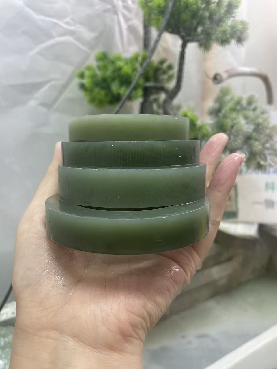 纯天然和田玉湖水绿高冰手镯定制（多样性发其一）