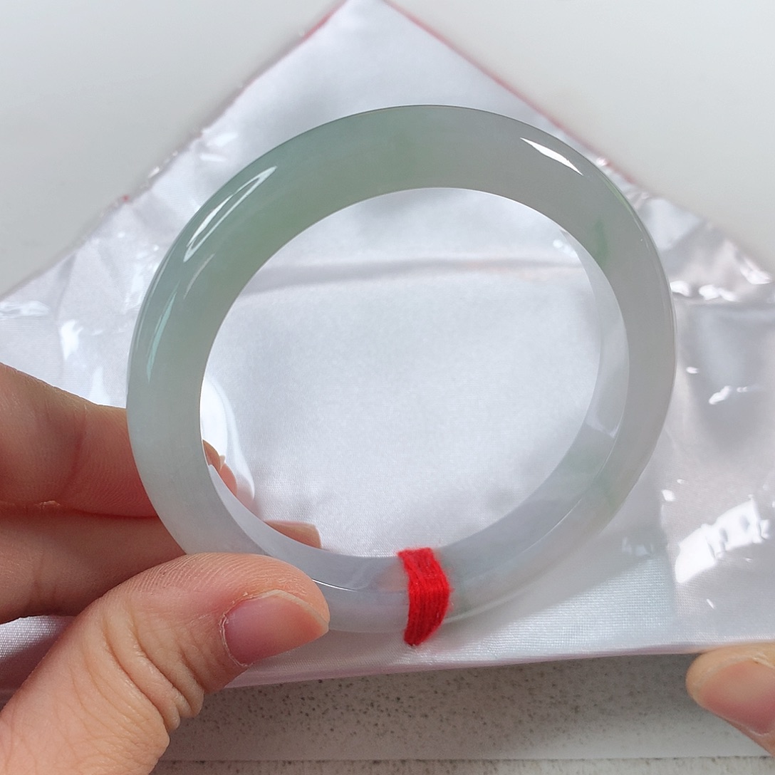 翡翠手镯未镶嵌枫**子  正圈