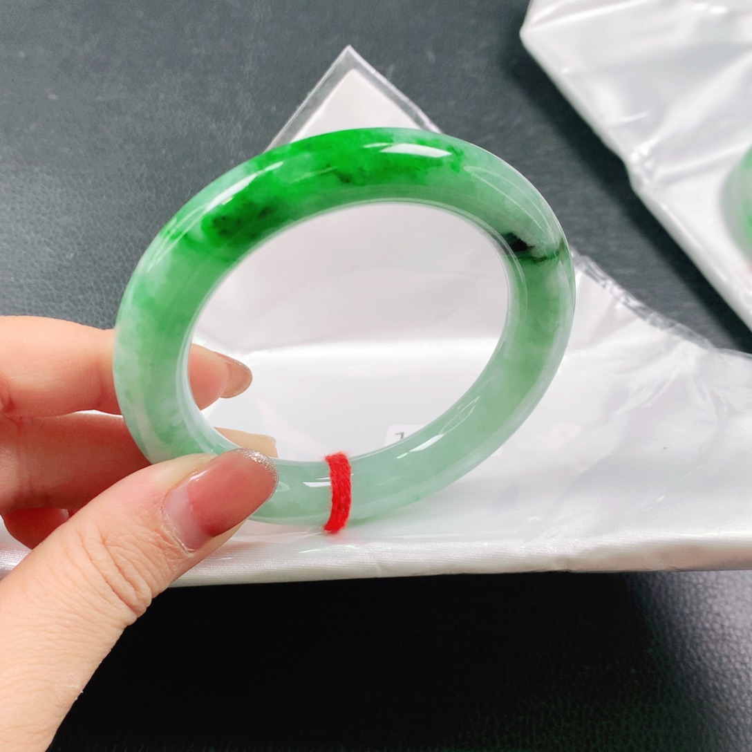 翡翠未镶嵌手镯（圆镯）03