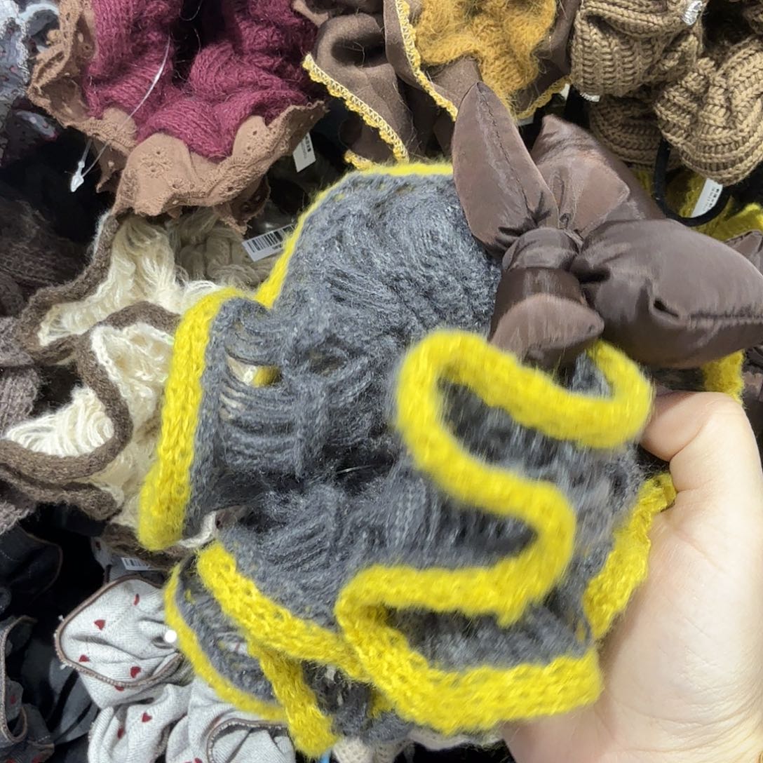 布艺非金属灰色蝴蝶结肠圈