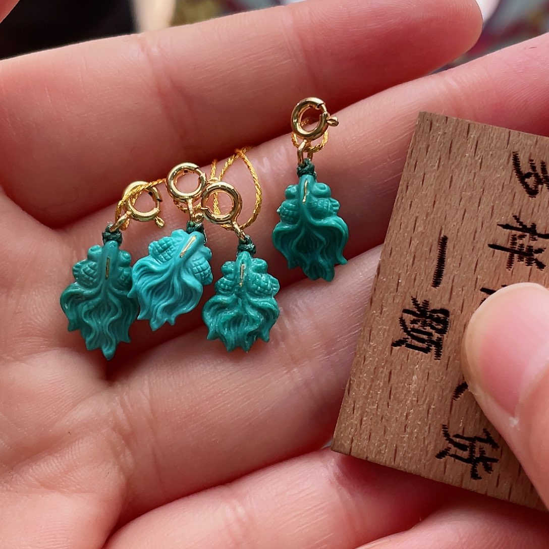 绿松石颈饰未镶嵌