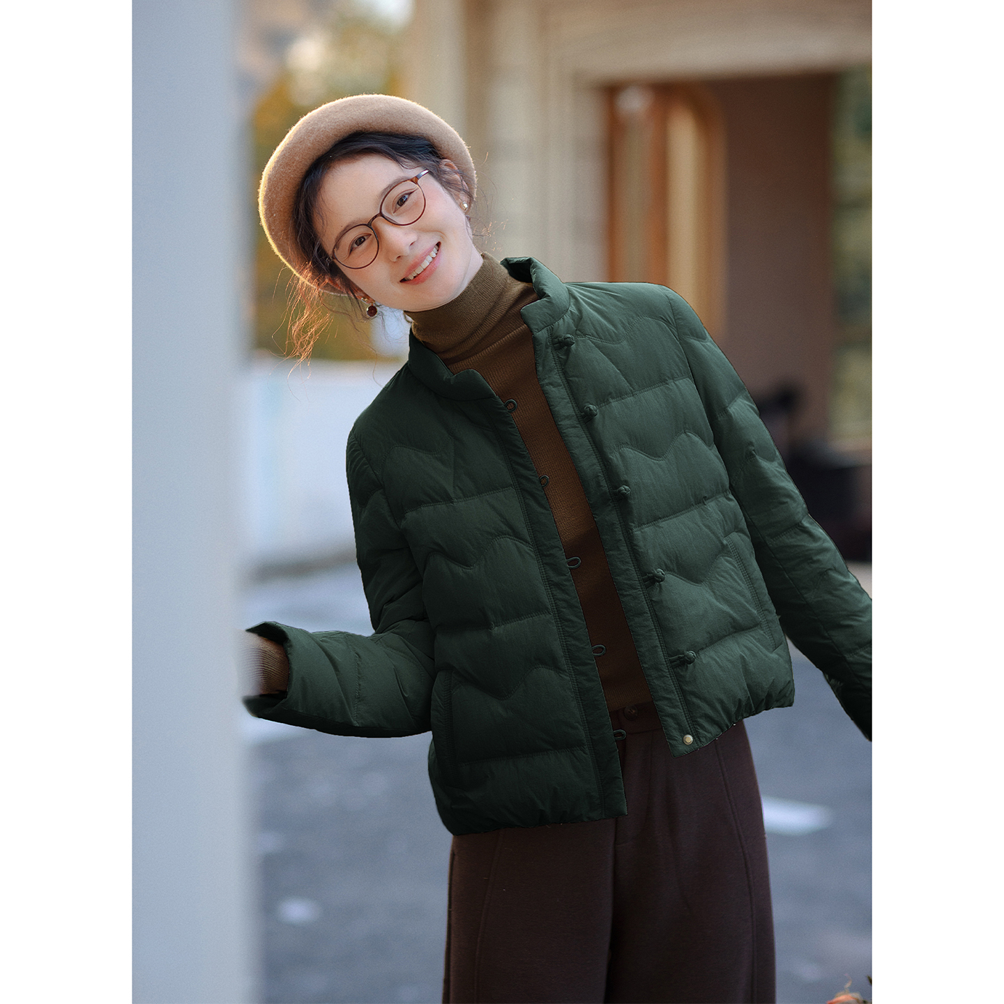 红念羽绒服保暖薄款冬季轻薄女短款小个子冬装2025年新款