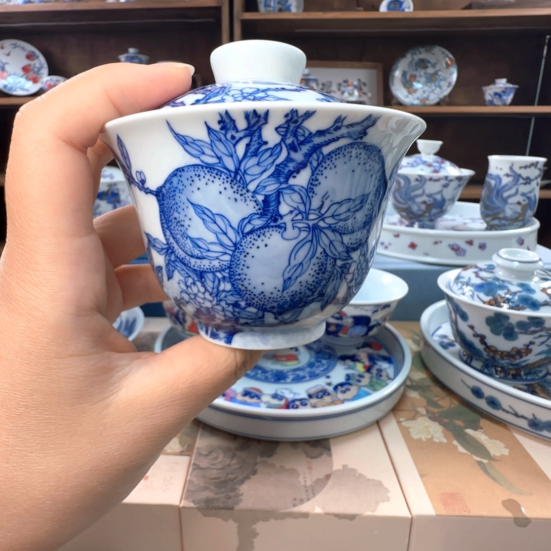 景德镇手绘青花五桃盖碗