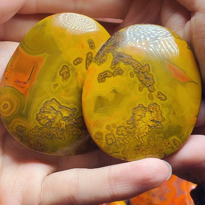 玛瑙/玉髓玛瑙未镶嵌酉***钫