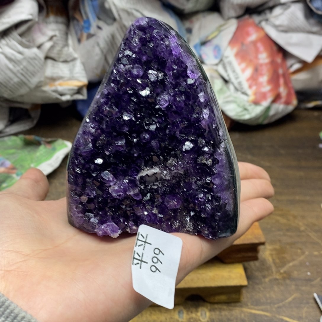 紫晶乌拉圭未镶嵌