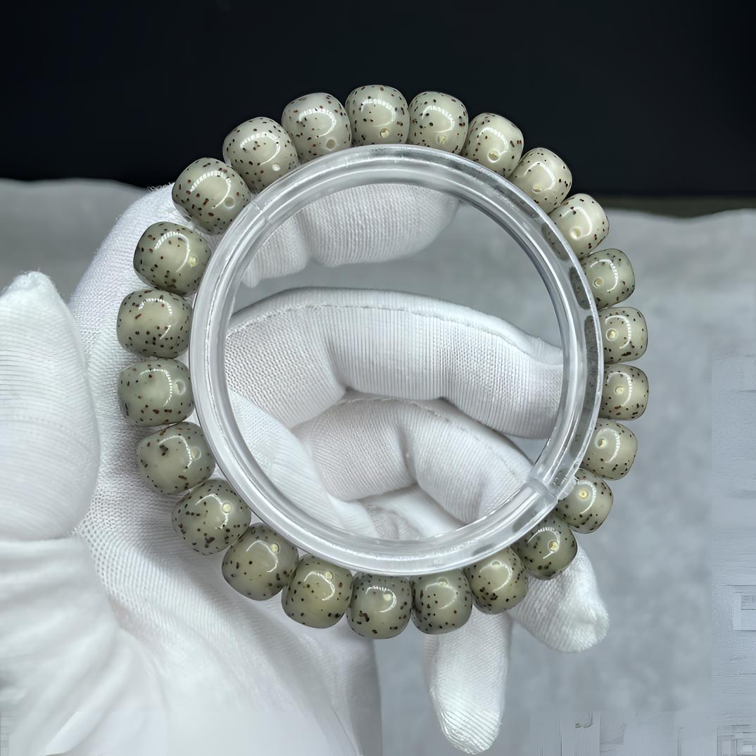 星月菩提石玉料浅绿冰透9.5月留白小细星