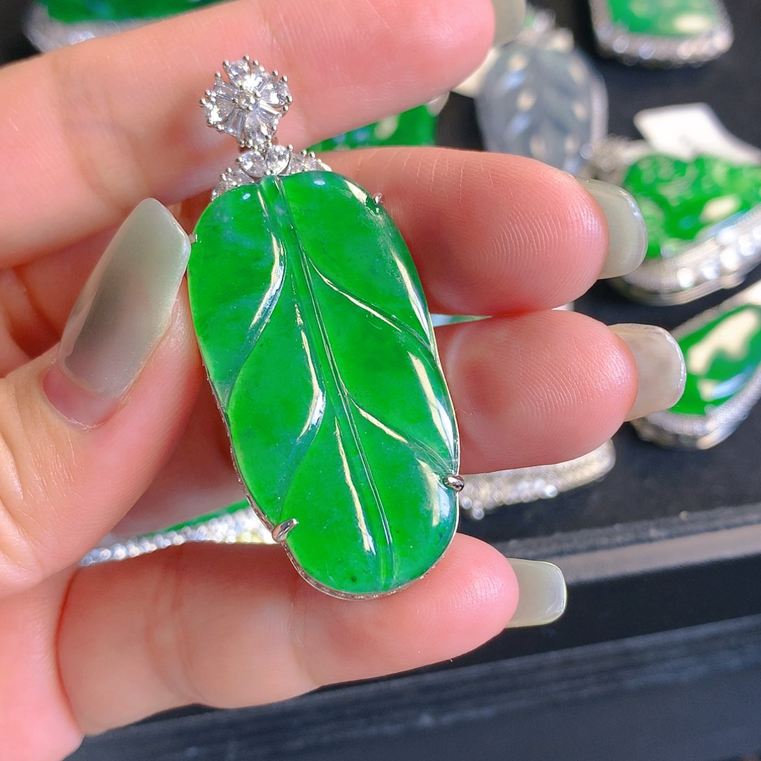 翡翠颈饰未镶嵌翡翠