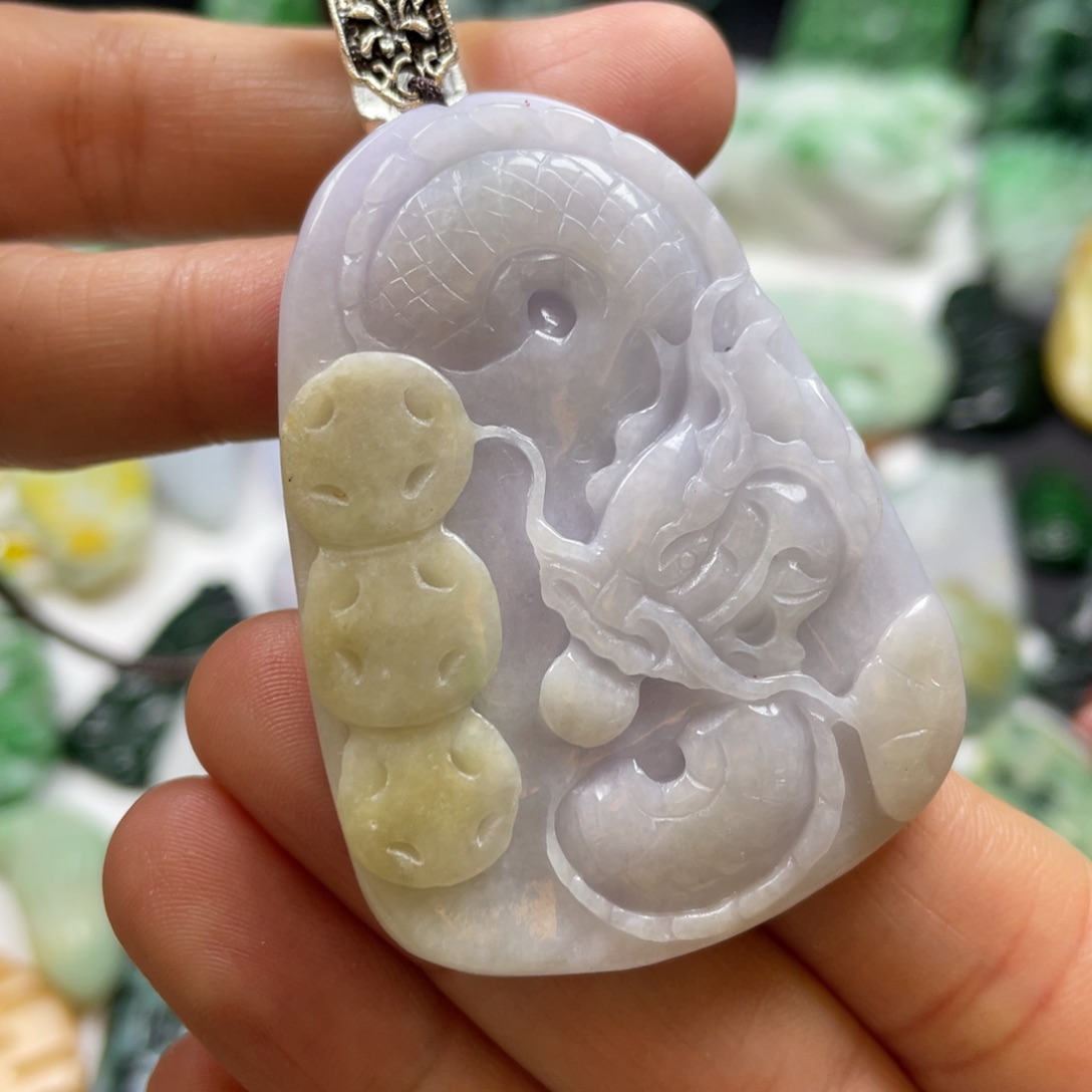 翡翠颈饰未镶嵌牌子