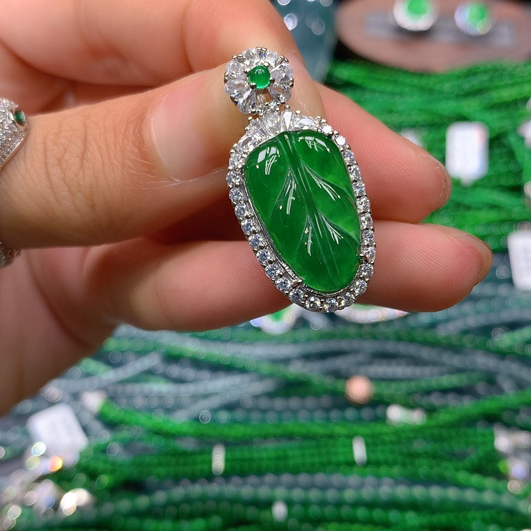 翡翠戒指未镶嵌天然翡翠