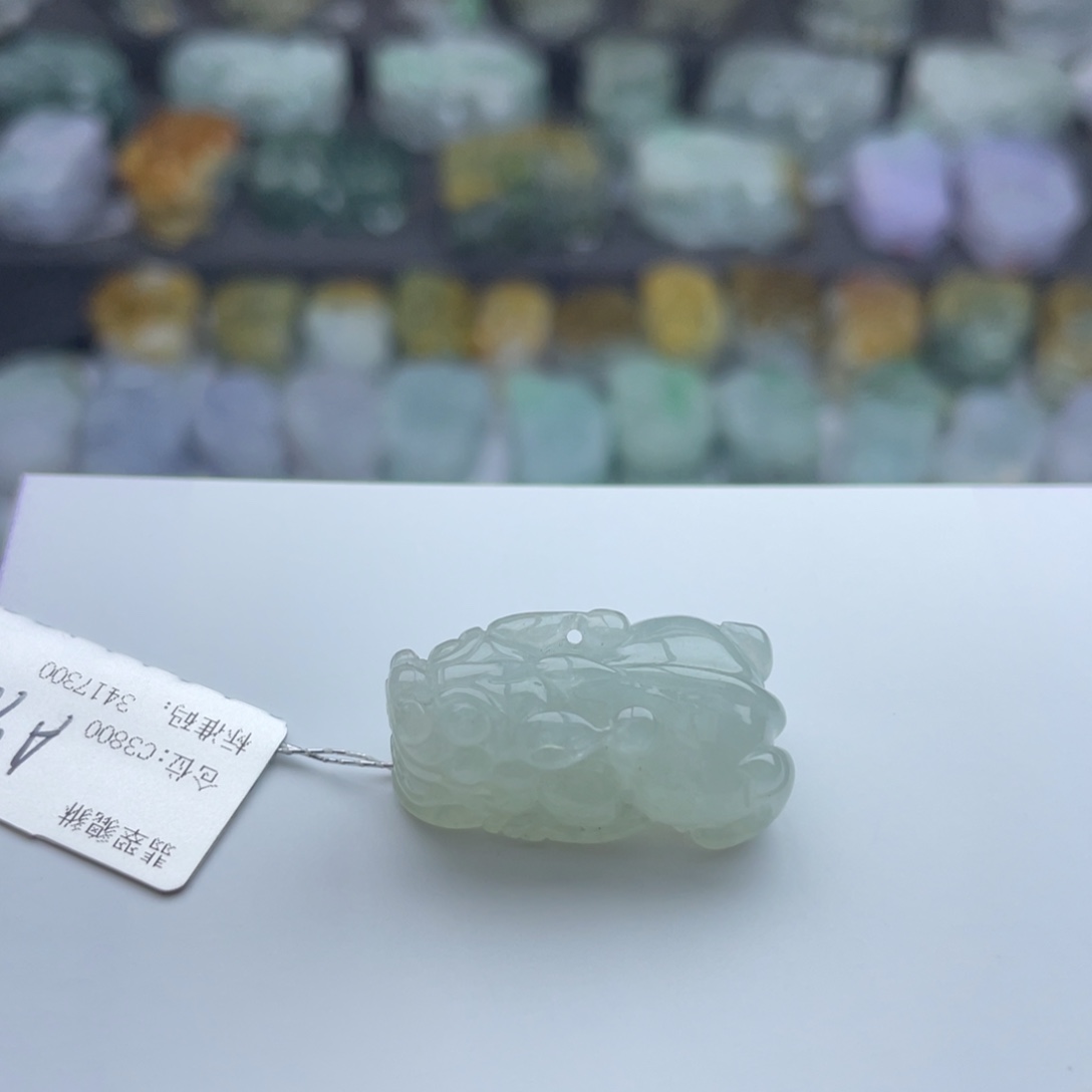 翡翠颈饰未镶嵌貔貅