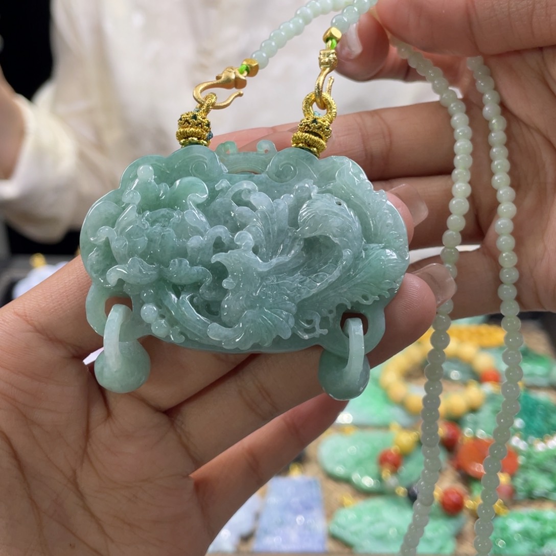 翡翠颈饰未镶嵌代编织