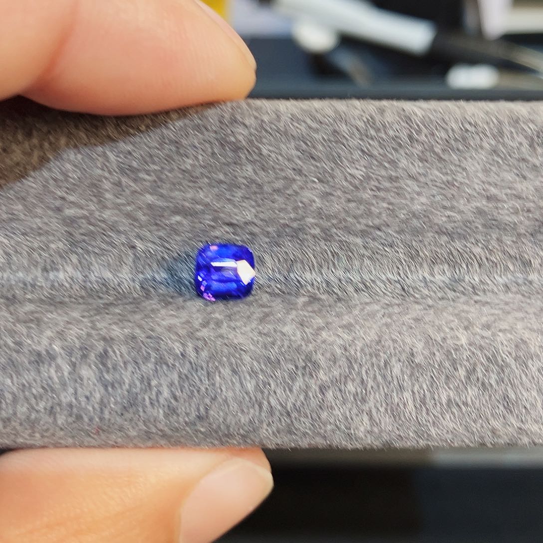 蓝宝石裸石未镶嵌1.12克拉无烧