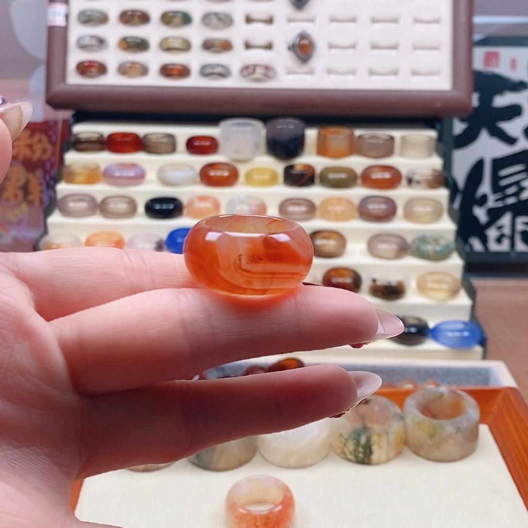 玛瑙/玉髓戒指未镶嵌故**旧