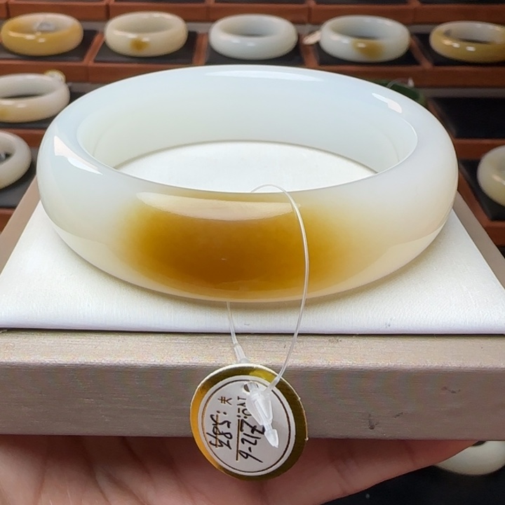 和田玉未镶嵌手镯枣红糖白60.1宽胎