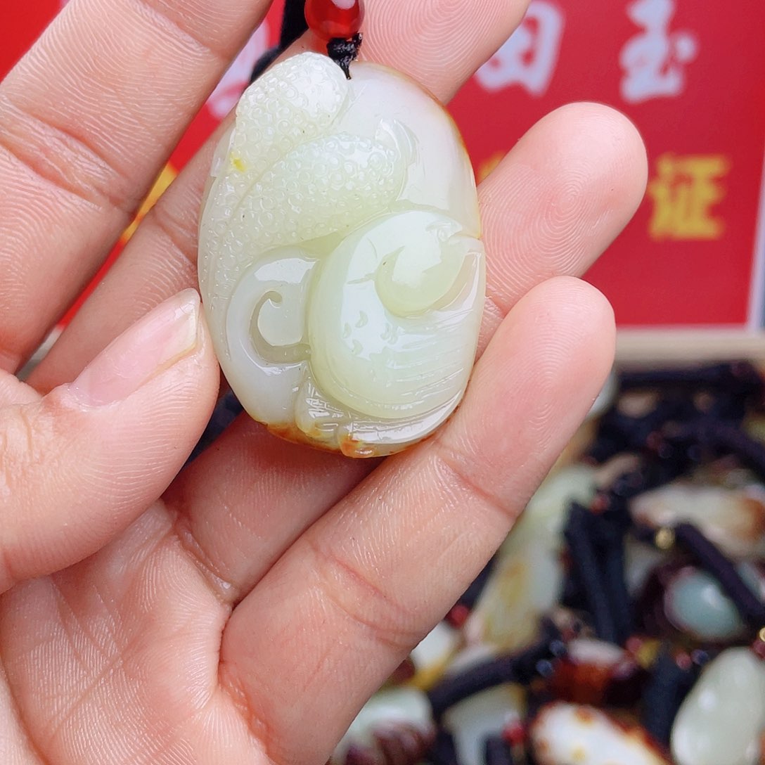 和田玉颈饰未镶嵌