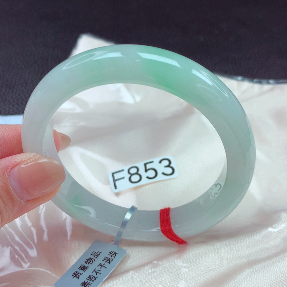 翡翠手镯未镶嵌手镯88