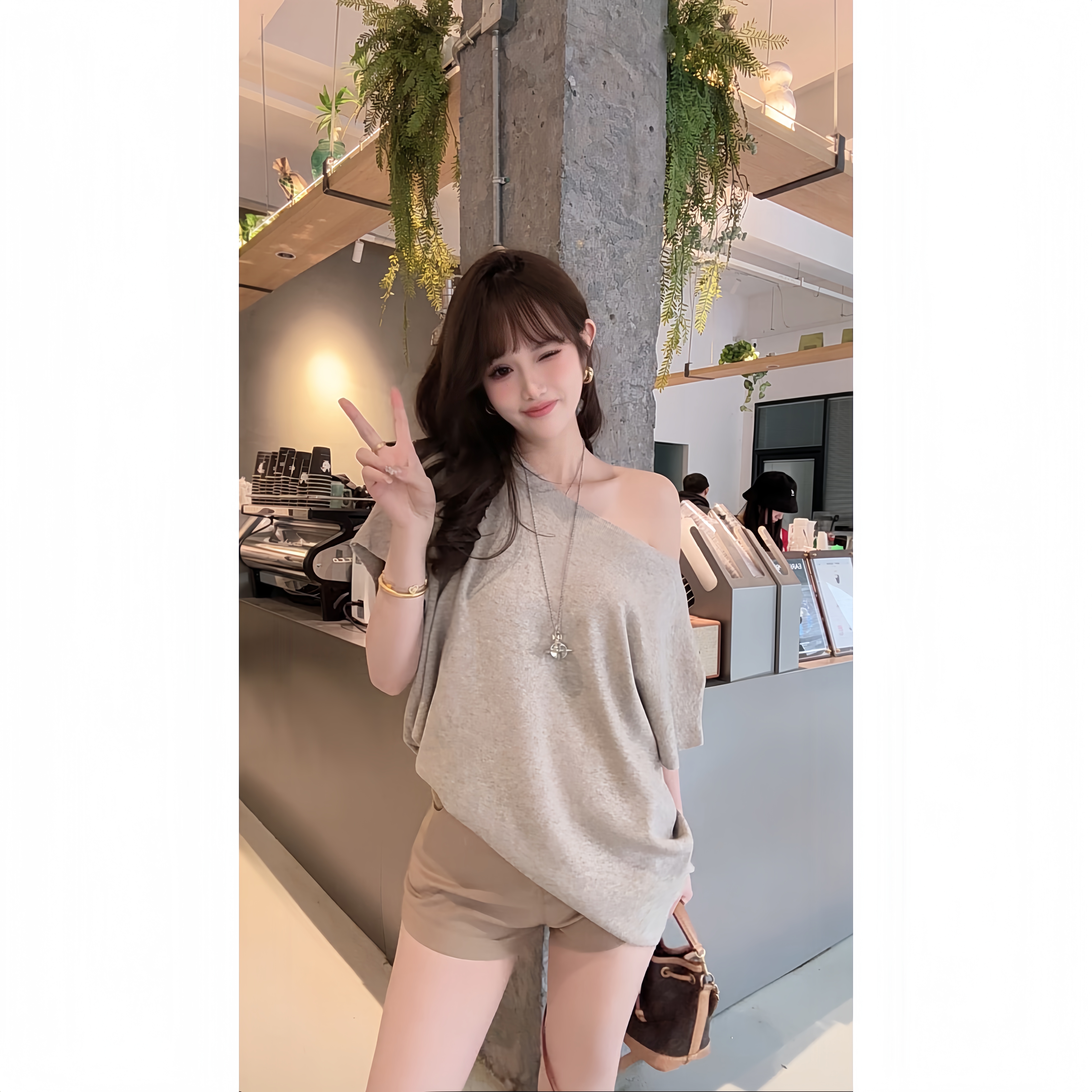 2025夏季松弛感宽松蝙蝠袖2025新款女纯色慵懒显瘦设计感别致上衣