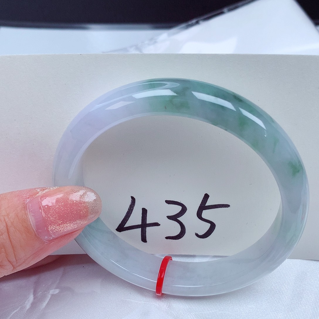 翡翠手镯未镶嵌翡翠