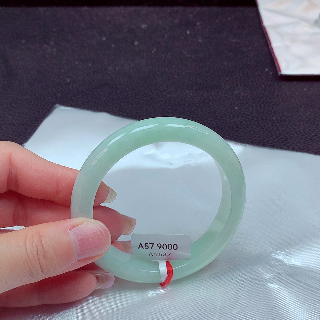 翡翠手镯未镶嵌手镯57