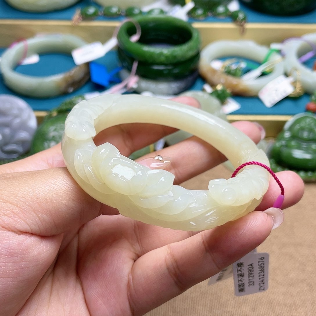 【闪购商品】和田玉手镯58圈口18未镶嵌