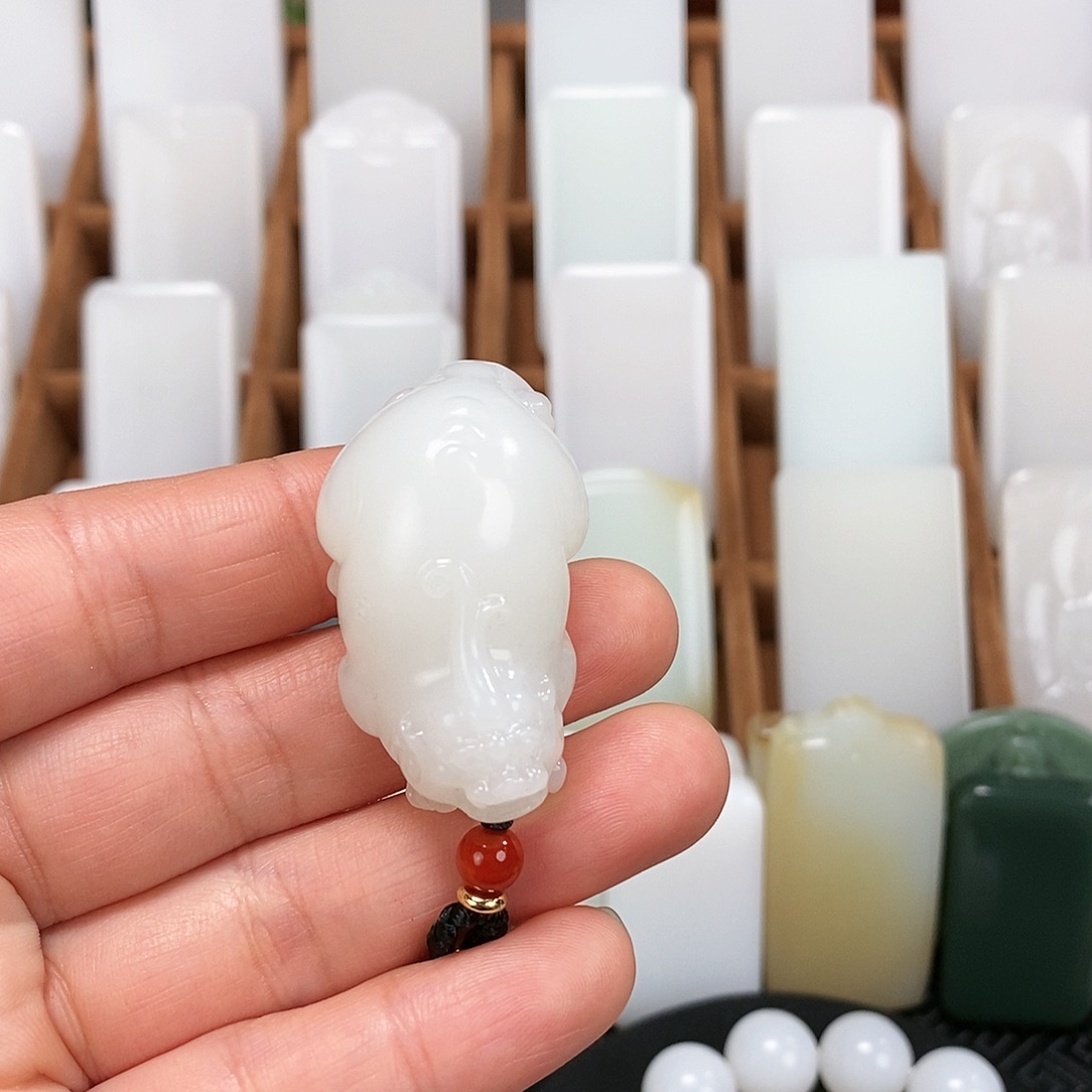 和田玉颈饰未镶嵌