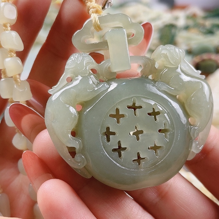 未镶嵌和田玉挂件