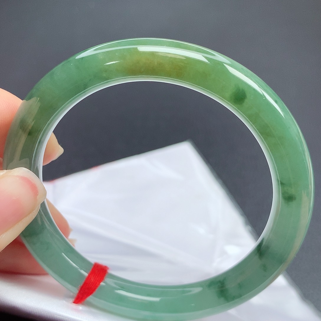 翡翠手镯（圆镯）未镶嵌l n n n n n n n n