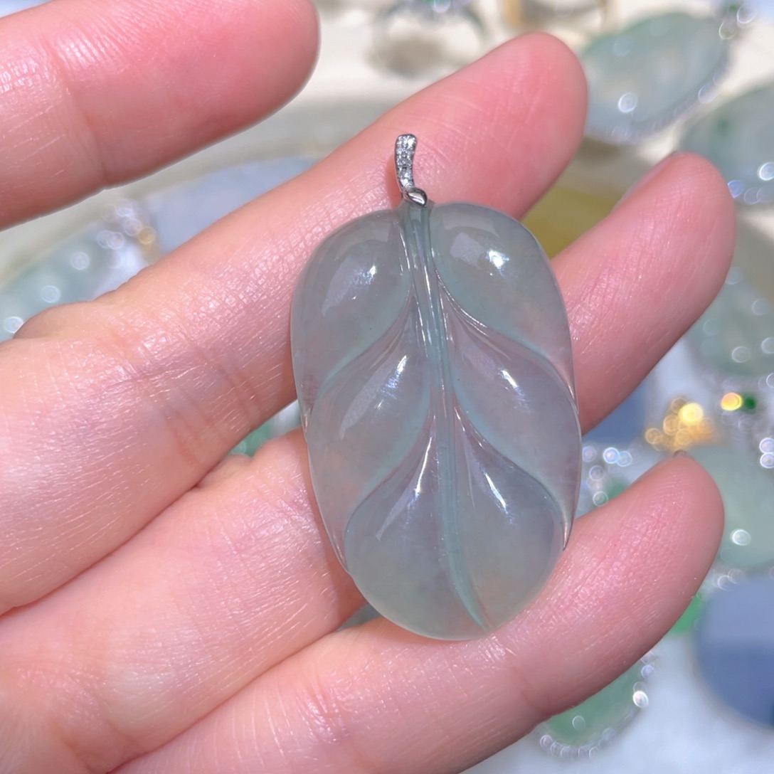 翡翠颈饰18K金镶嵌翡翠