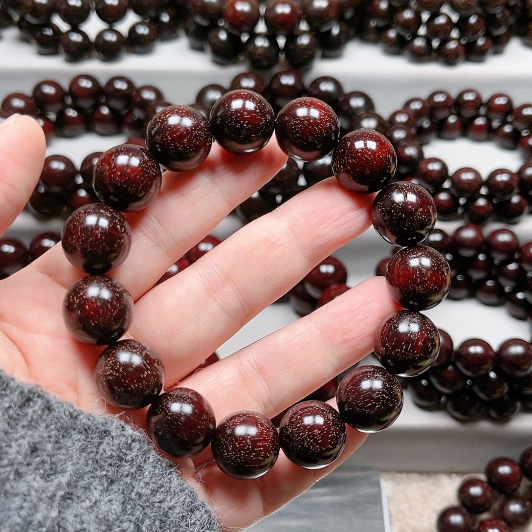 檀香紫檀（小叶紫檀）是***踫满1.5