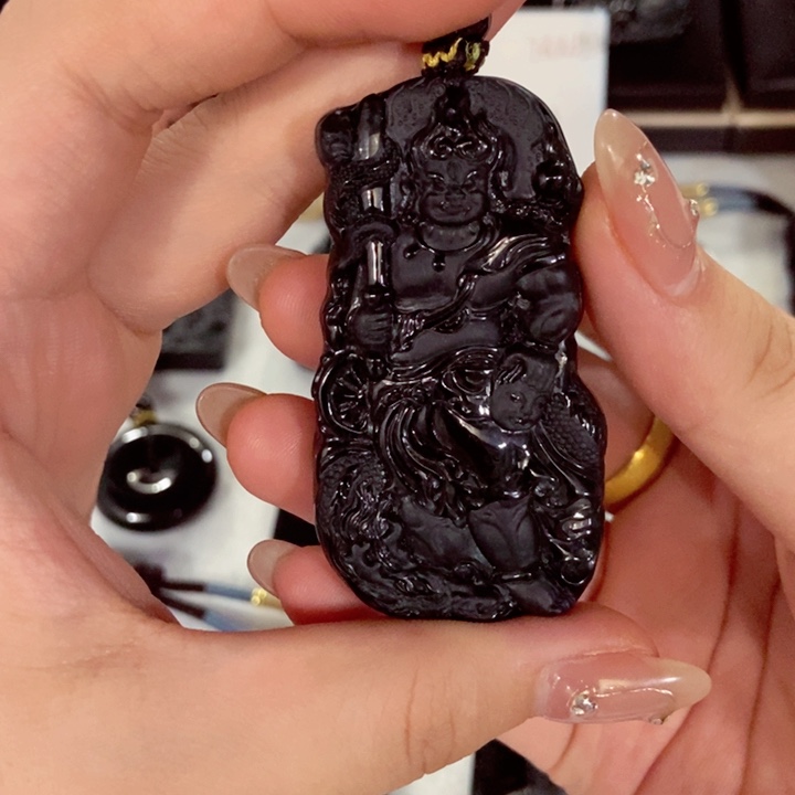 无***鹰颈饰未镶嵌翡翠翡翠