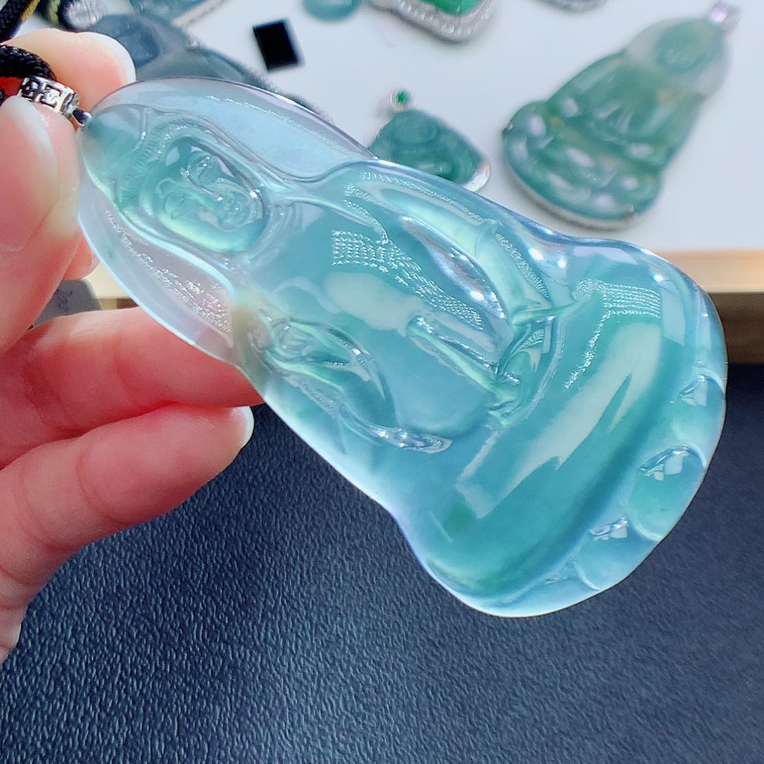 翡翠颈饰18K金镶嵌翡翠