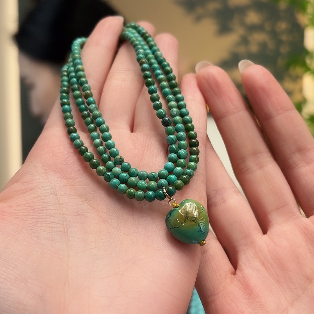 绿松石未镶嵌颈饰