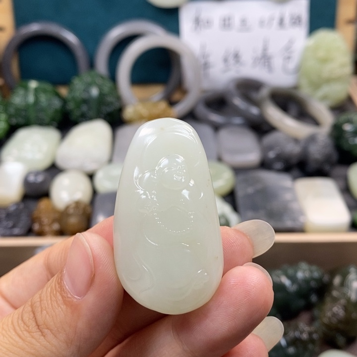 和田玉颈饰未镶嵌