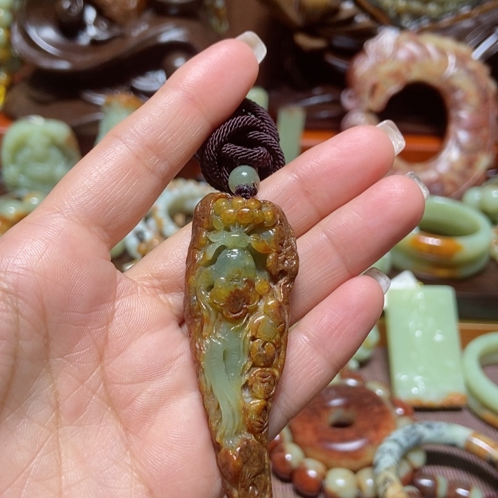 岫岩河磨玉（透闪石质玉）把件未镶嵌