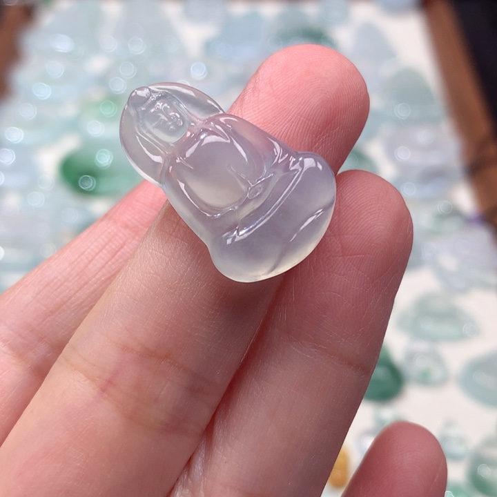 翡翠未镶嵌颈饰冰种素衣观音