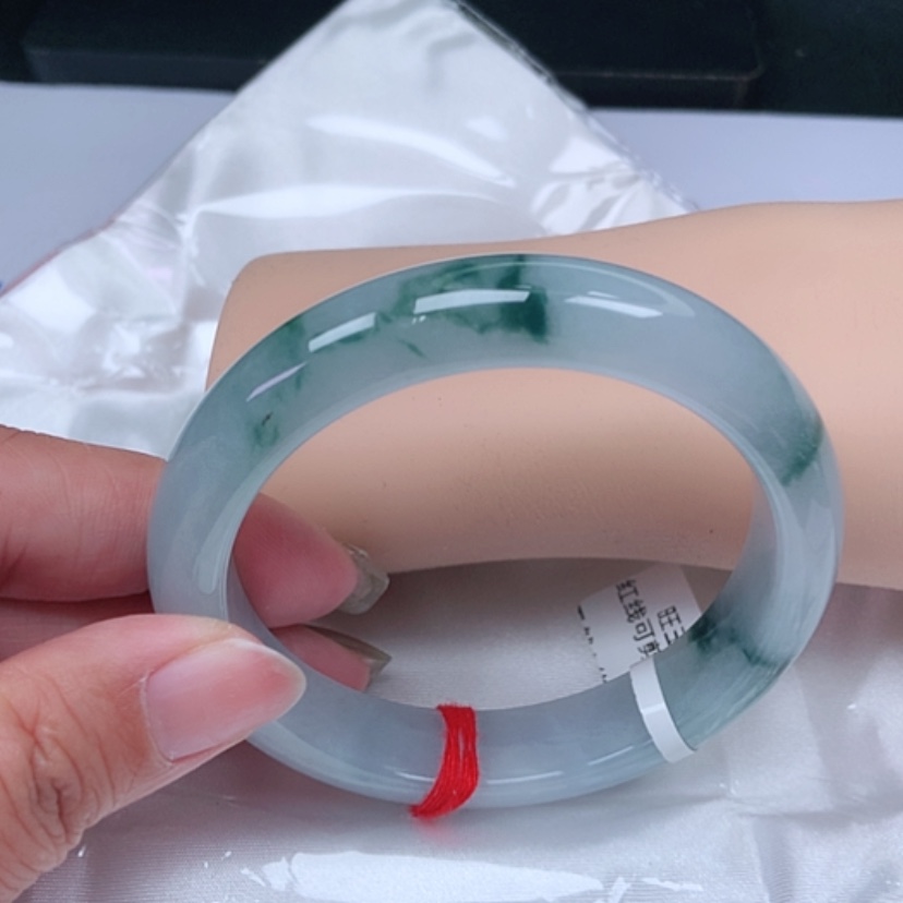 【闪购商品】翡翠手镯未镶嵌，
