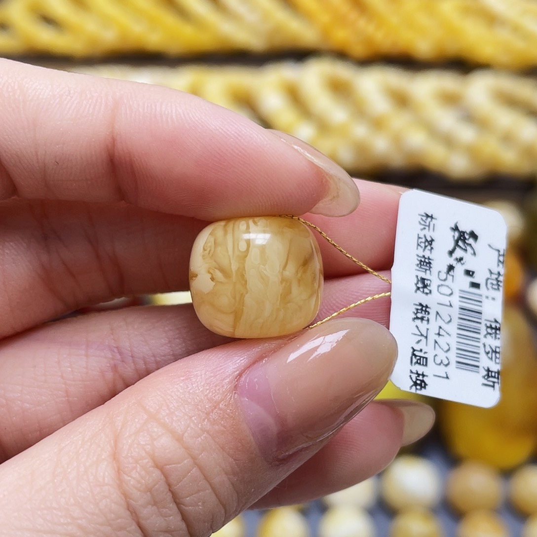 未镶嵌琥珀裸石洁*跑蜜蜡老型15.3*13.5mm